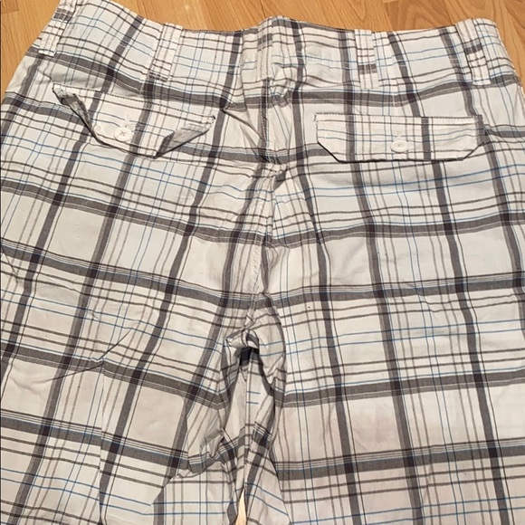 Men’s plaid shorts! - Picture 3 of 6